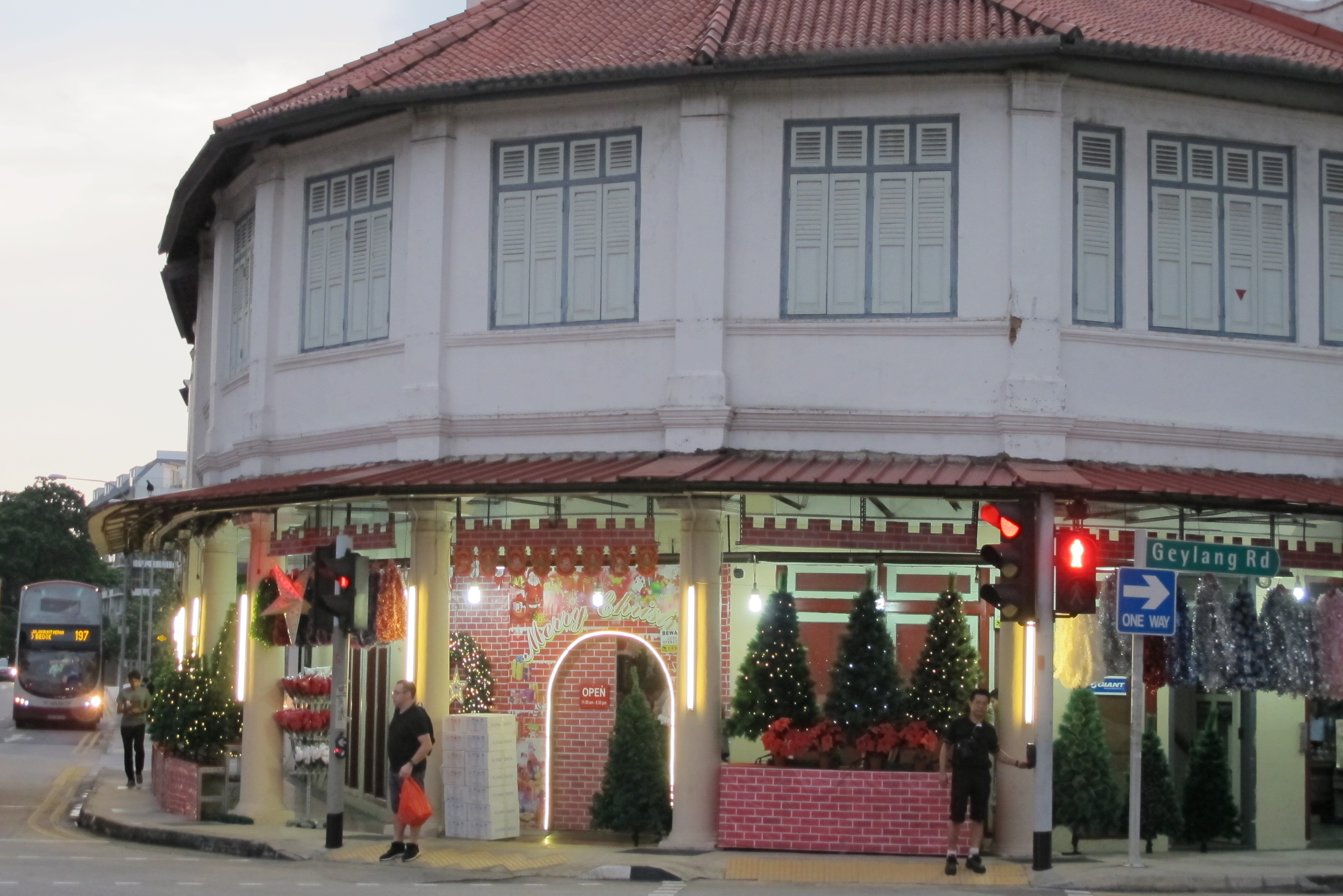 For The Budget Singaporean: 6 Best Spots To Get Christmas Decorations